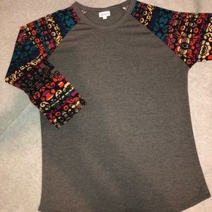 LulaRoe Randy Tee L